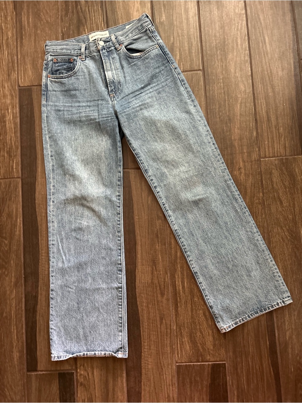 Aritzia Denim Forum The Farrah Hi-Rise Wide Leg Jeans in Light Wash Sz 26 - Picture 2 of 7